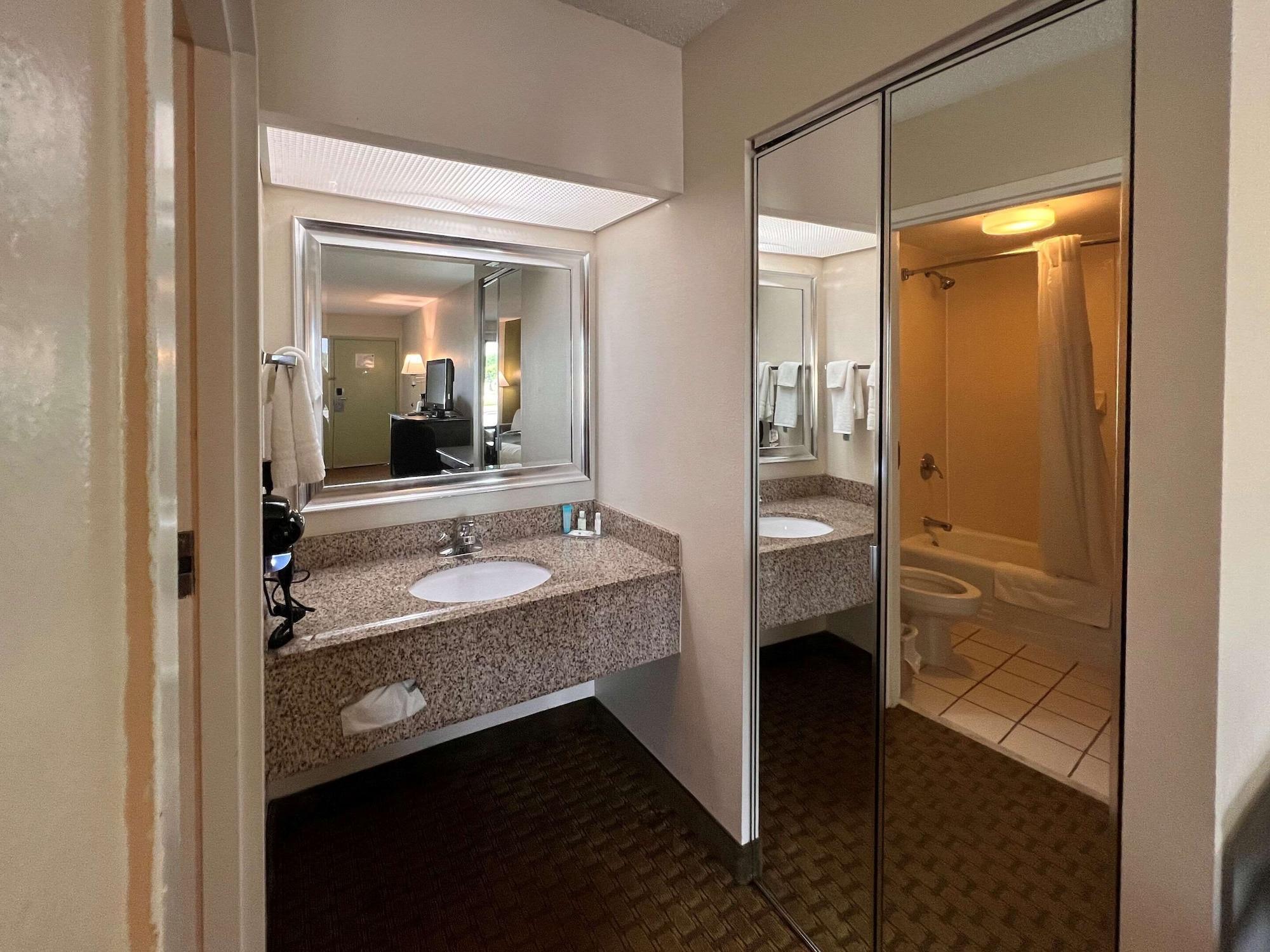 Quality Inn Foley Exterior photo
